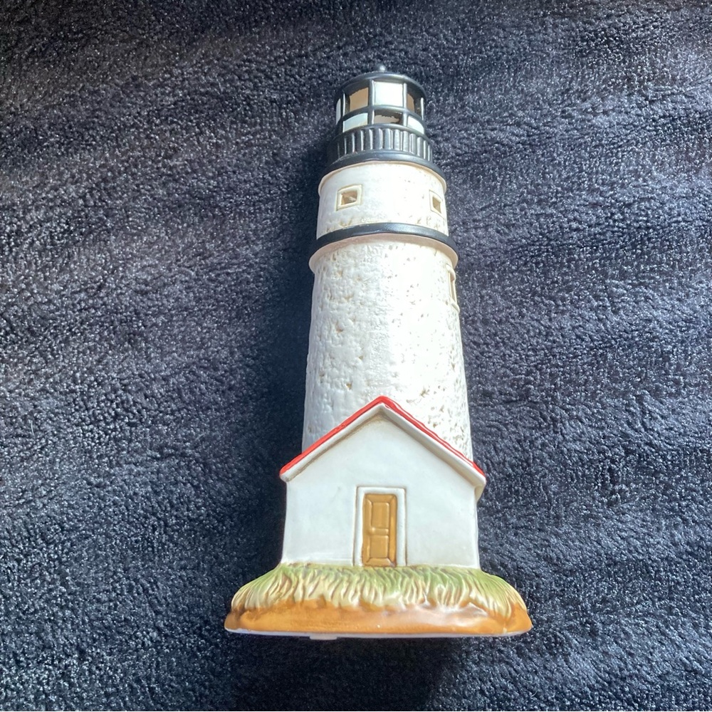 Cape Cod Lighthouse - Picture 5 of 12